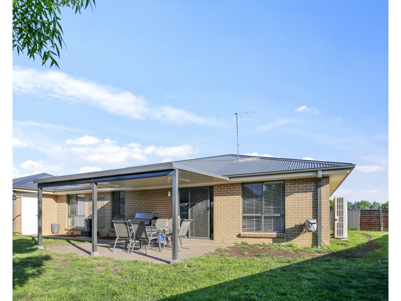 10 Onyx Place, Orange NSW 2800