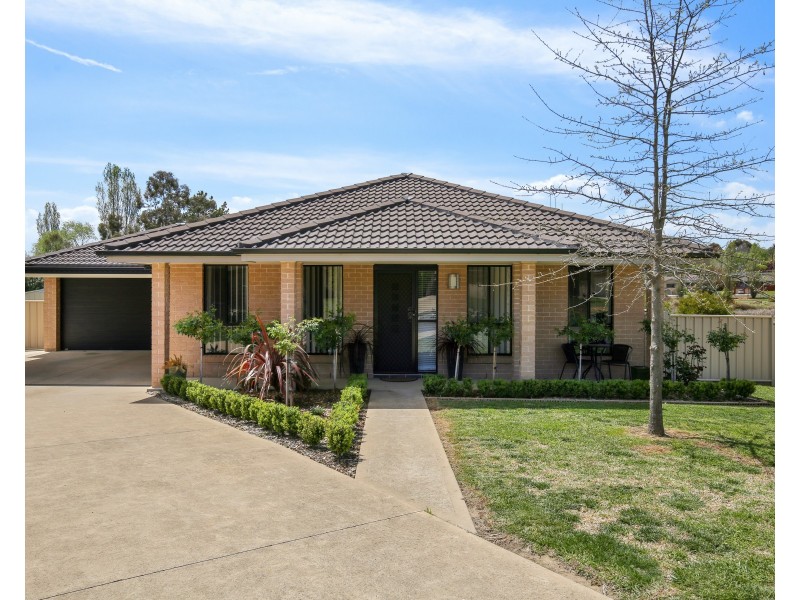 6 BURROWS COURT, Orange NSW 2800