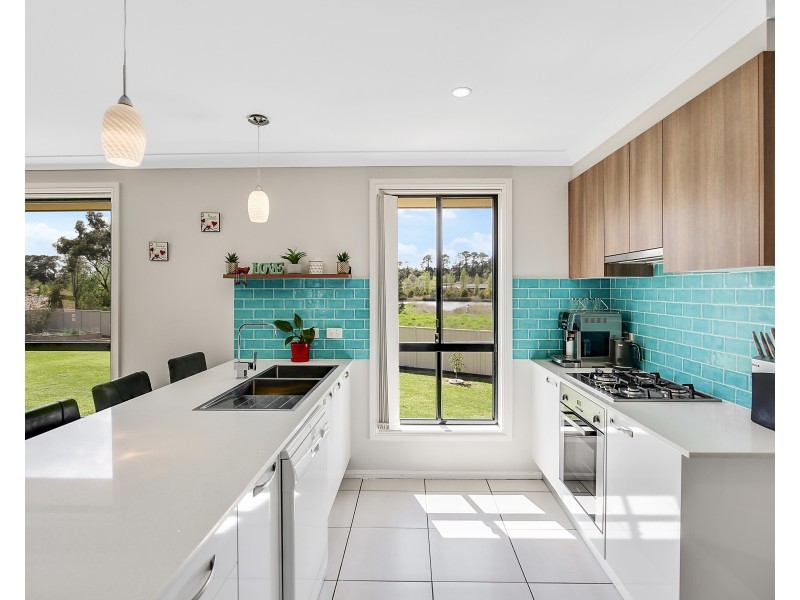 6 BURROWS COURT, Orange NSW 2800