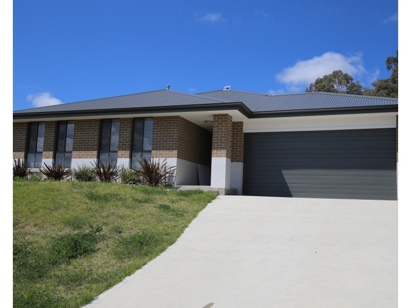54 Glasson Drive, Orange NSW 2800