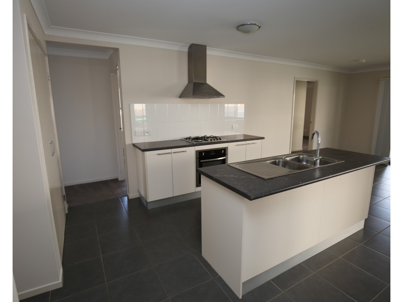 54 Glasson Drive, Orange NSW 2800