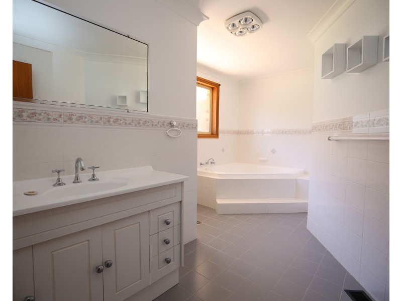 1 Sunset Place, Orange NSW 2800