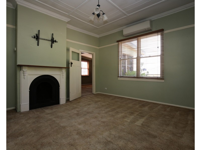 123 Anson Street, Orange NSW 2800