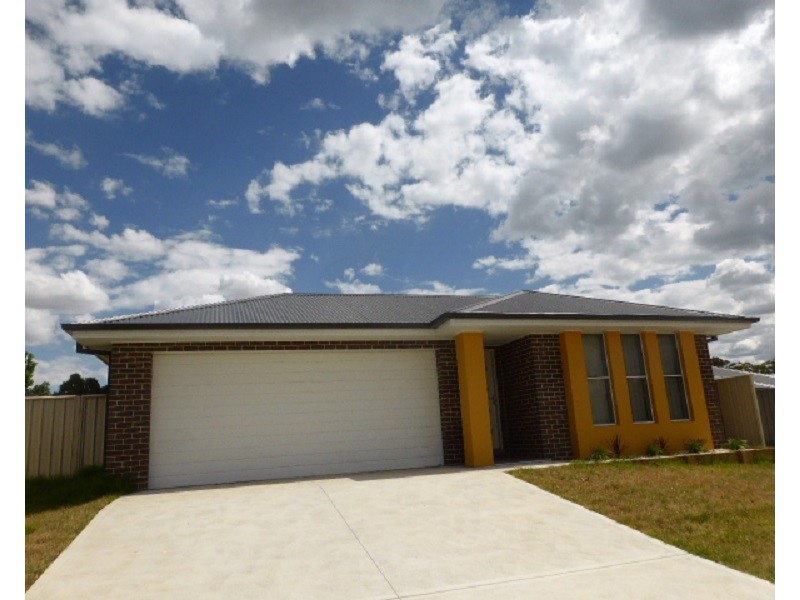 15 Hughes Street, Orange NSW 2800