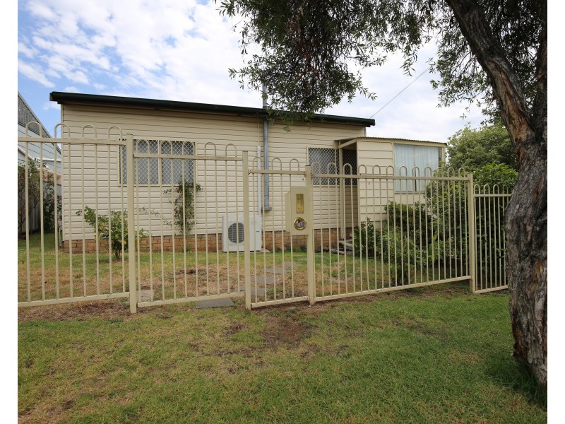 6 BUNA STREET, Orange NSW 2800
