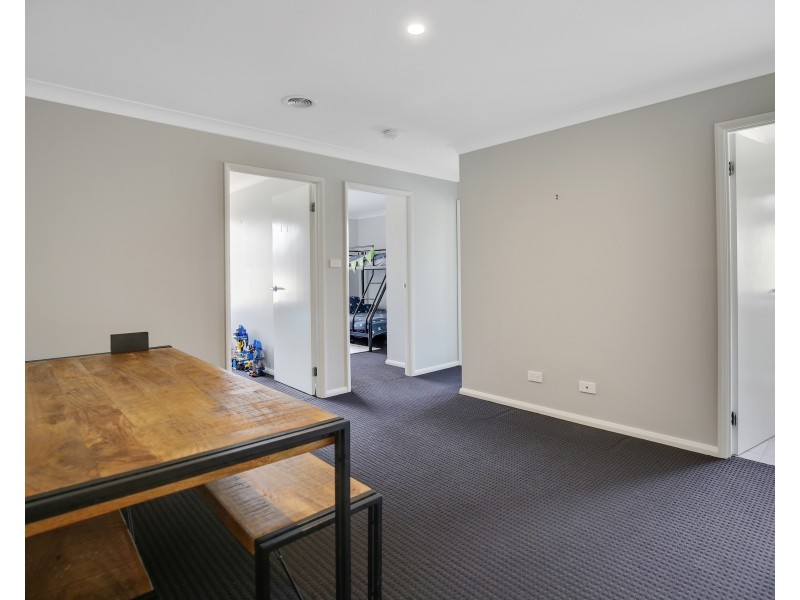 60 MOLLOY DRIVE, Orange NSW 2800