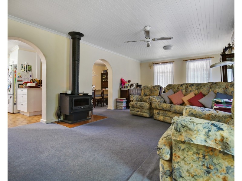 4 Maronoa Drive, Orange NSW 2800