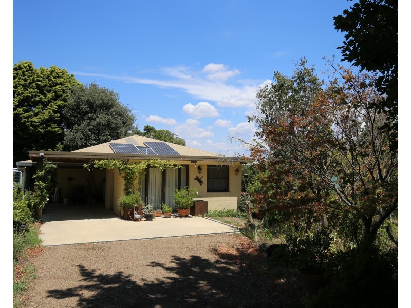 4 Maronoa Drive, Orange NSW 2800