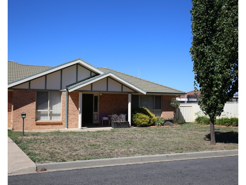 2/1 Terry Turner Drive, Orange NSW 2800
