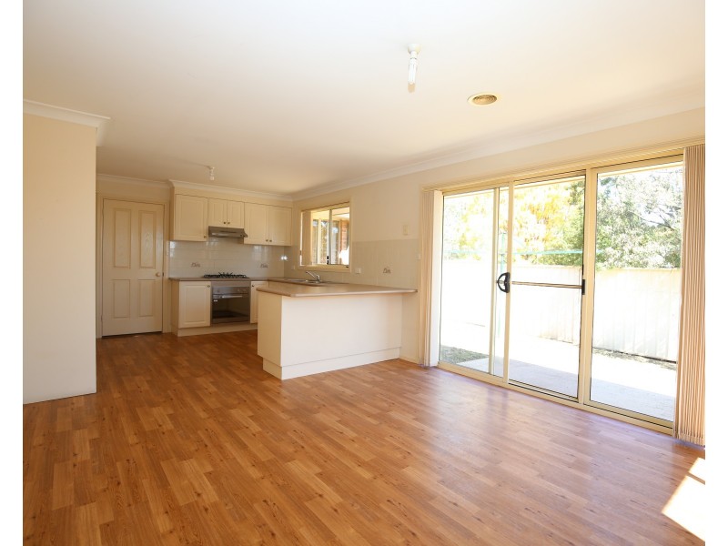 2/1 Terry Turner Drive, Orange NSW 2800