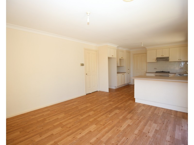 2/1 Terry Turner Drive, Orange NSW 2800