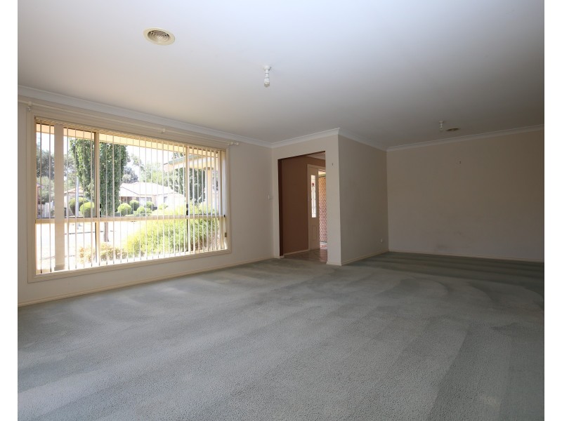 2/1 Terry Turner Drive, Orange NSW 2800