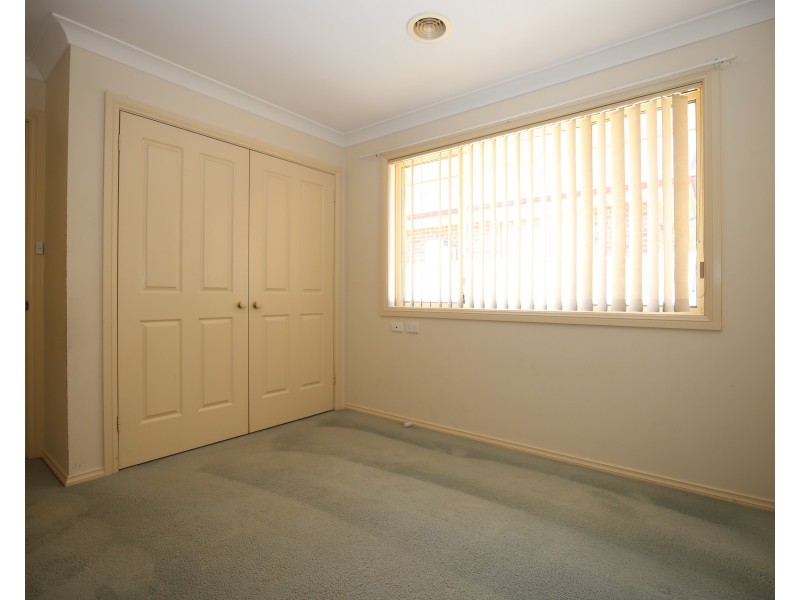 2/1 Terry Turner Drive, Orange NSW 2800