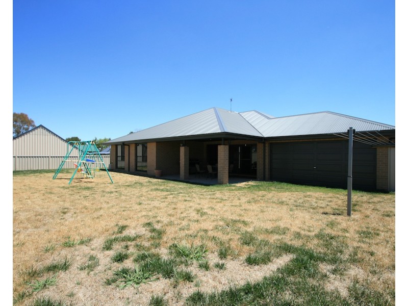 22 Unwin Street, Millthorpe NSW 2798