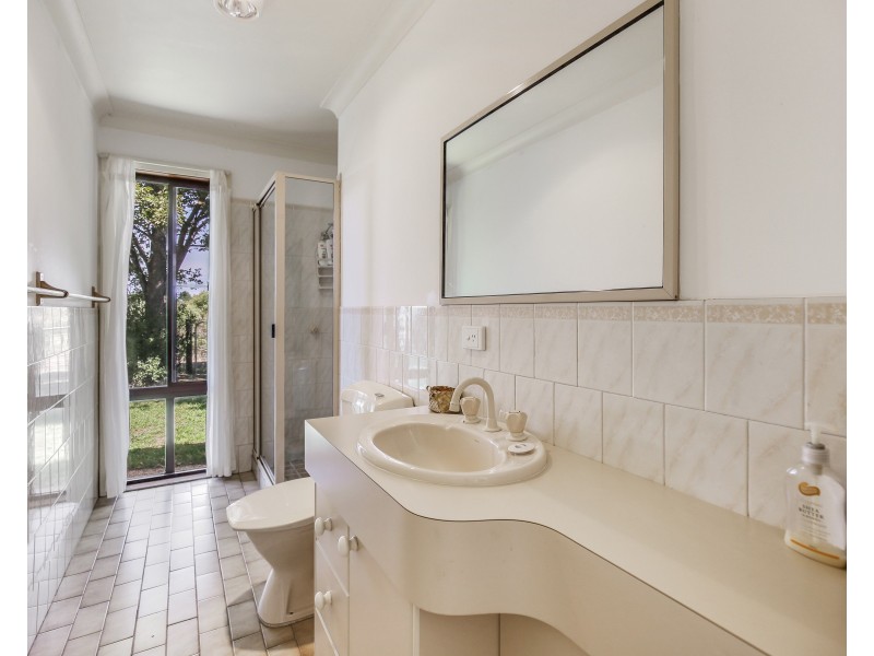 9 The Billabong Clifton Grove, Orange NSW 2800