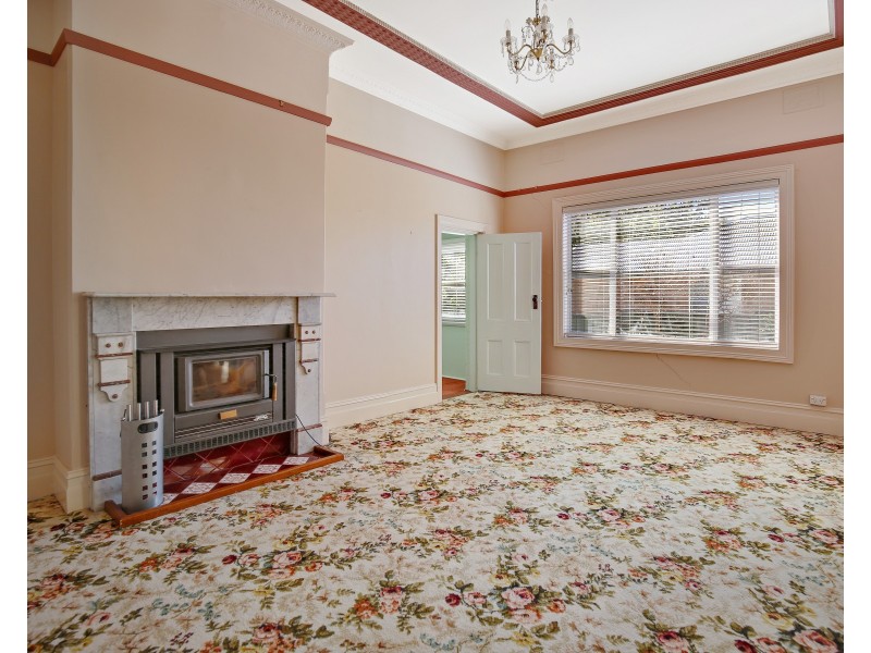 38 AUTUMN STREET, Orange NSW 2800