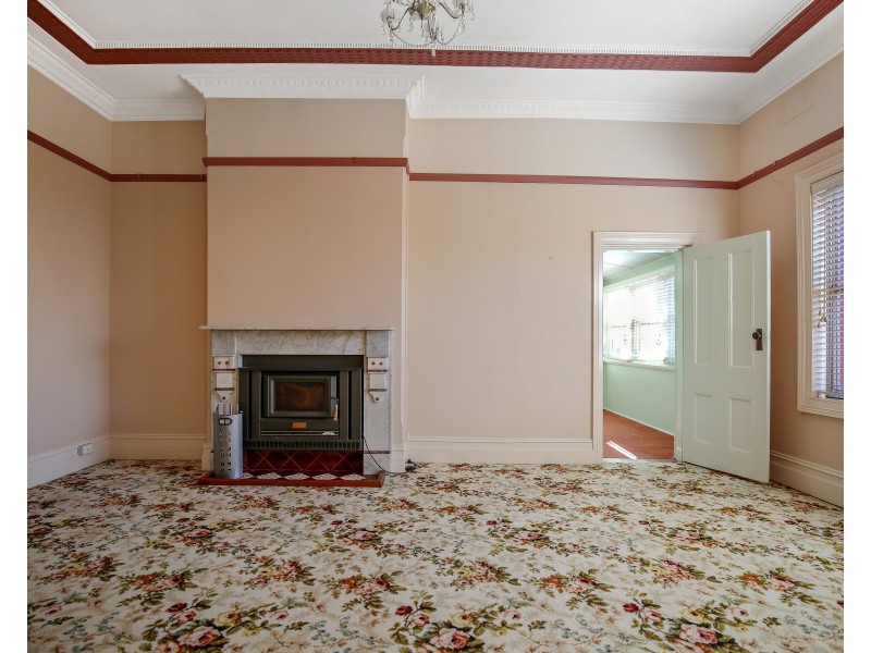 38 AUTUMN STREET, Orange NSW 2800