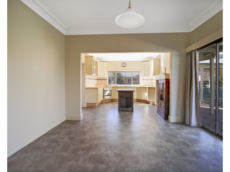 38 AUTUMN STREET, Orange NSW 2800