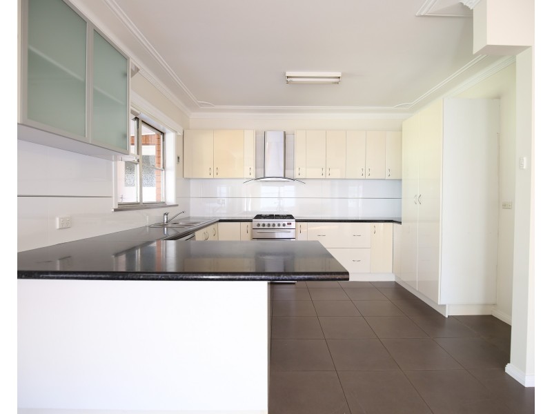 154 Clinton Street, Orange NSW 2800