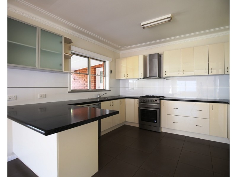 154 Clinton Street, Orange NSW 2800