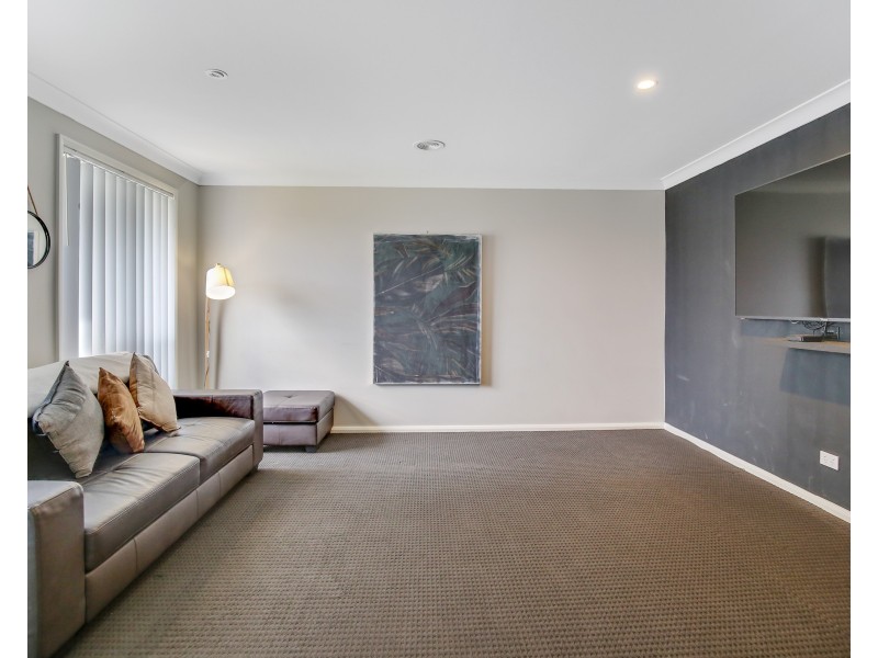60 Molloy Drive, Orange NSW 2800