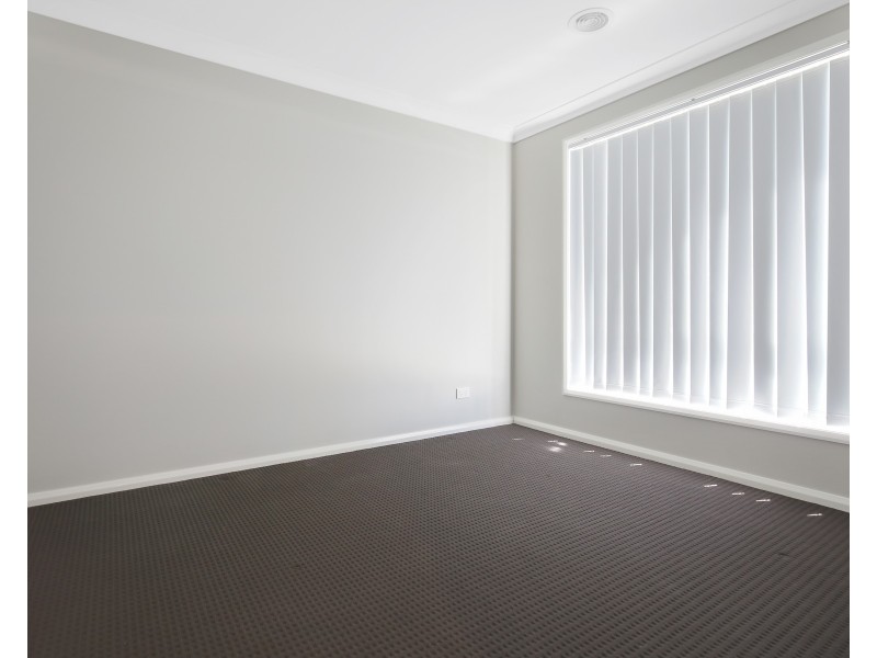 60 Molloy Drive, Orange NSW 2800