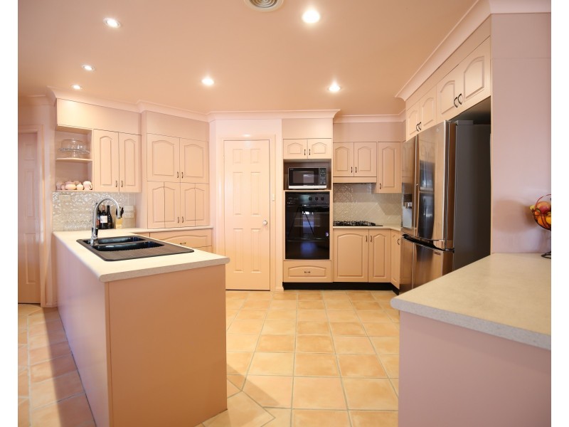 12 Bilton Place, Orange NSW 2800