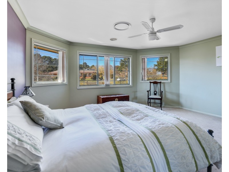 12 Bilton Place, Orange NSW 2800