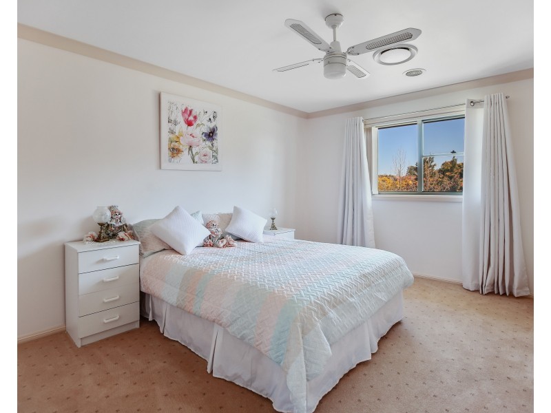 12 Bilton Place, Orange NSW 2800