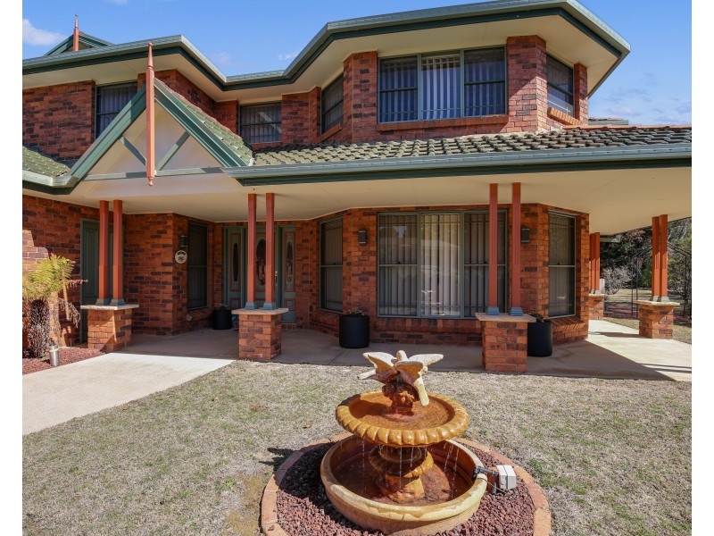 12 Bilton Place, Orange NSW 2800