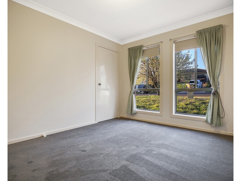 35 Quinlan Run, Orange NSW 2800