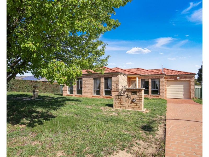 35 Quinlan Run, Orange NSW 2800