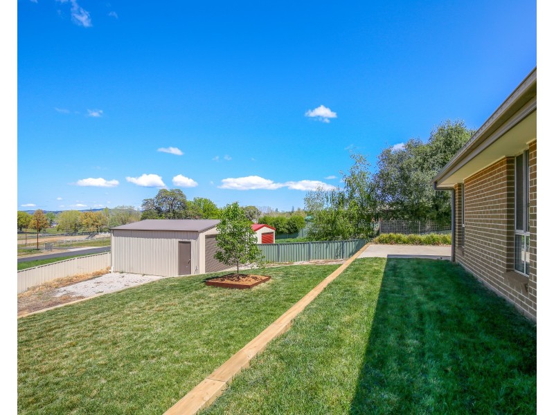 23 Quinlan Run, Orange NSW 2800