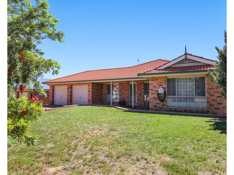 17 Sheldon Crescent, Orange NSW 2800
