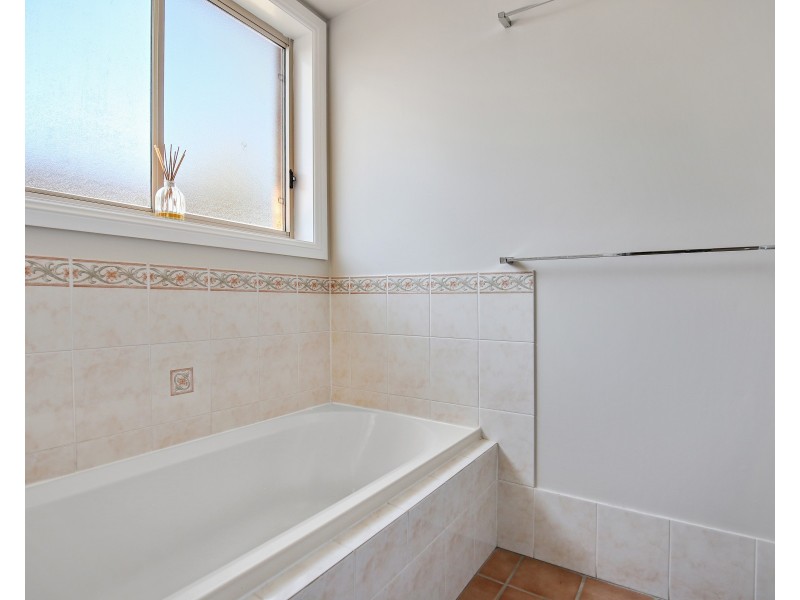 17 Sheldon Crescent, Orange NSW 2800