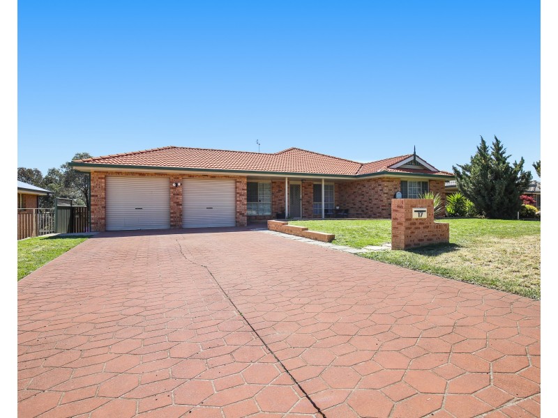 17 Sheldon Crescent, Orange NSW 2800