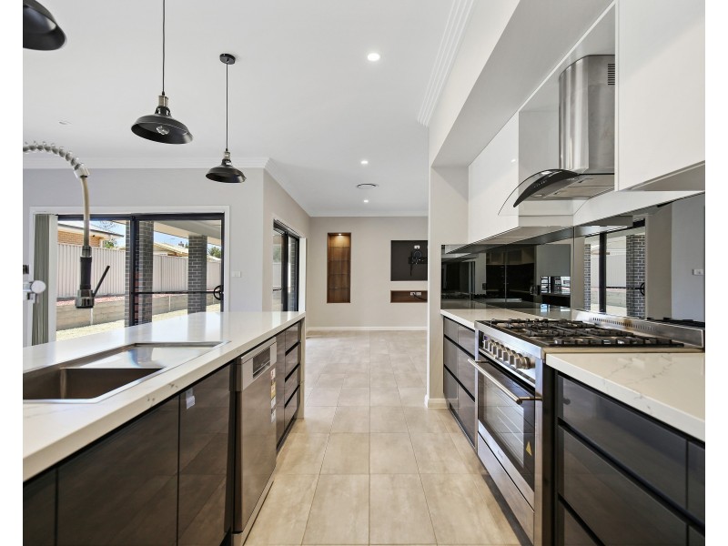 78 Valencia Drive, Orange NSW 2800