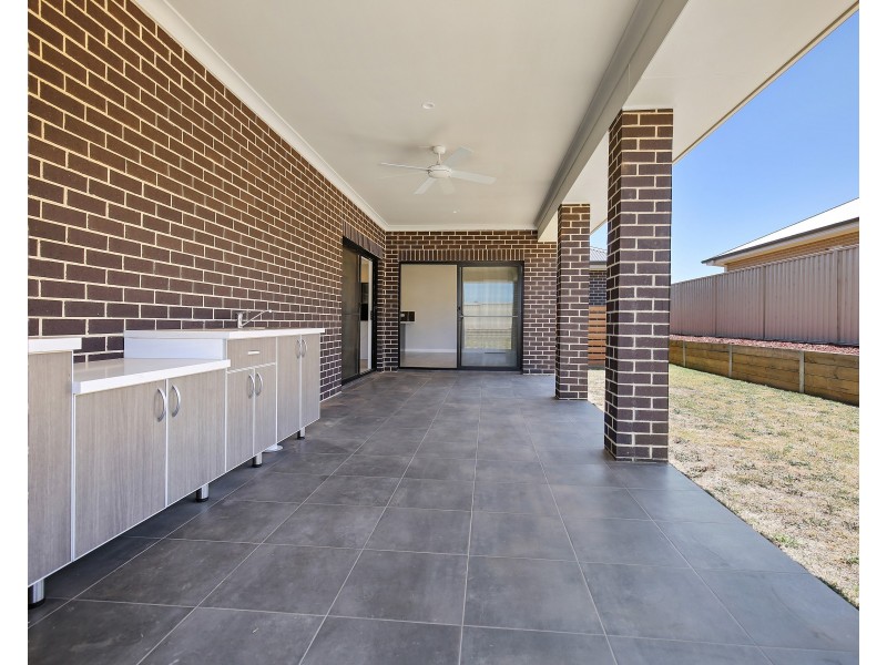 78 Valencia Drive, Orange NSW 2800