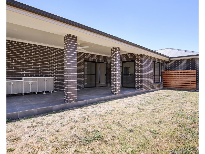 78 Valencia Drive, Orange NSW 2800