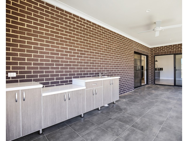 78 Valencia Drive, Orange NSW 2800