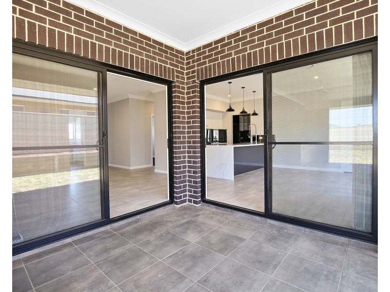 78 Valencia Drive, Orange NSW 2800