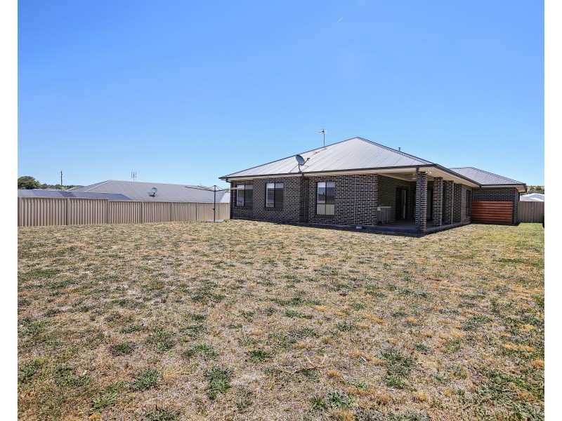 78 Valencia Drive, Orange NSW 2800