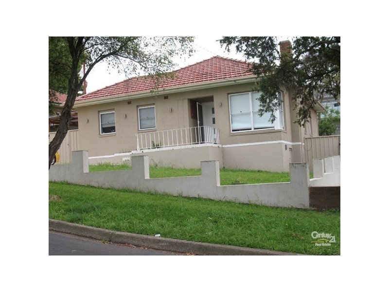 11 Kilkee Avenue, Kingsgrove NSW 2208