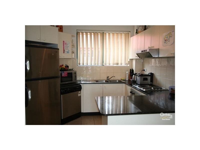 24/22-40 Sarsfield Circuit, Bexley North NSW 2207