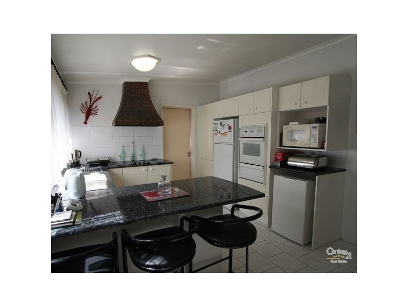 9 Paris Place, Miranda NSW 2228