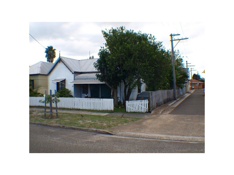 29 Robinson Street, Eastlakes NSW 2018