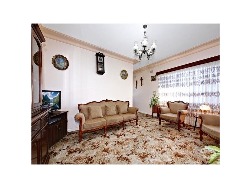 31 Robinson Street, Eastlakes NSW 2018