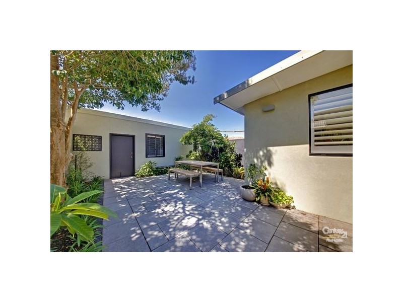 27 Robinson Street, Eastlakes NSW 2018