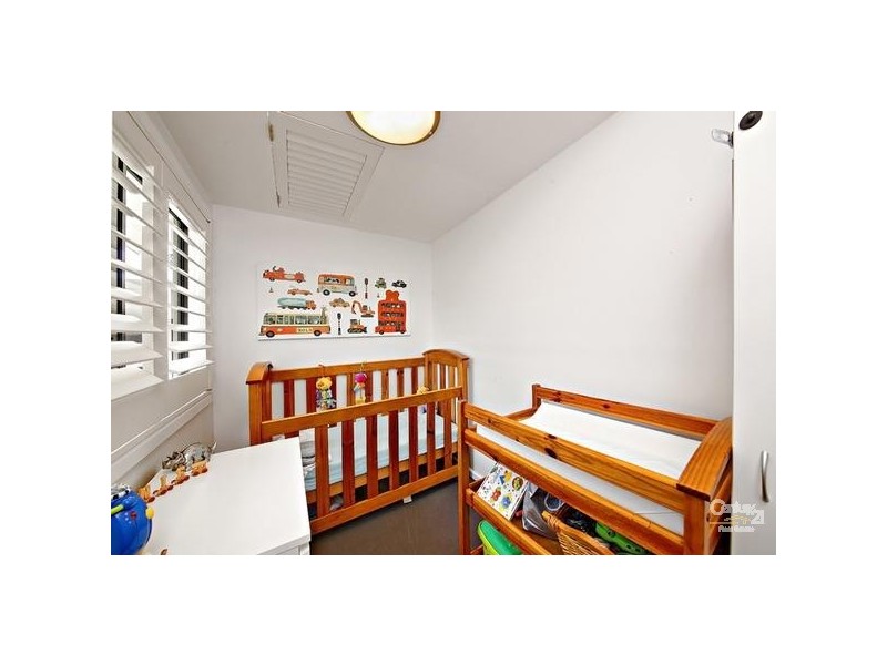 27 Robinson Street, Eastlakes NSW 2018