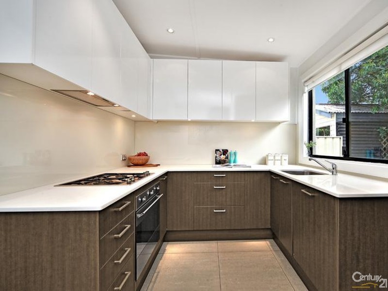 27 Robinson Street, Eastlakes NSW 2018